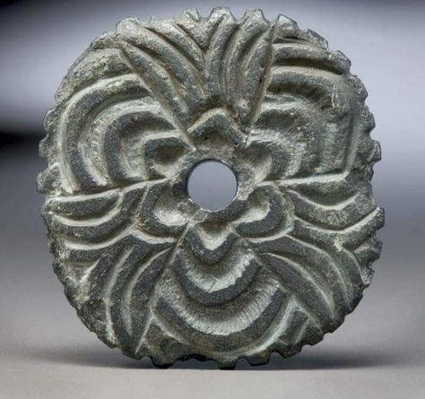 Coast Salish spindle whorl made out of stone and carved with a geometric design. Coast Salish Art, Salish Art, Spindle Whorls, Coast Salish, Long House, Northwest Coast, Thick Yarn, Native Art, The Coast