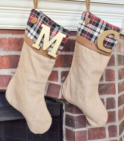 These DIY Burlap Stockings have a secret - they were made in 5 minutes! Diy Christmas Stockings, Plaid Christmas Stockings, Stocking Ideas, Burlap Stockings, Decorated Stockings, Diy Stockings, Christmas Stockings Diy, Stockings Christmas, Diy Burlap