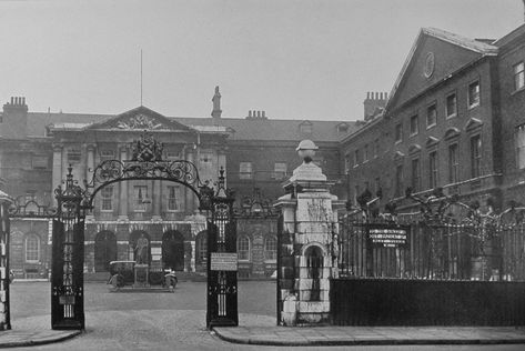 UK Photo And Social History Archive | General Views 1900s-1950s | Guys Hospital Southwark 1940s 1950s Hospital, Old Hospital, Steampunk Aesthetic, Mental Hospital, Uk Photos, Ningbo, Back In Time, Indie Games, American Vintage