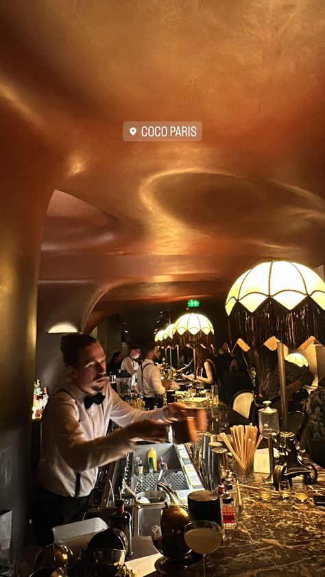 Coco Paris Restaurant, Paris Night Out, Paris Nightlife, Paris Bistro, Billionaire Lifestyle Luxury Living, Restaurant Paris, Paris At Night, French Bistro, Paris Restaurants