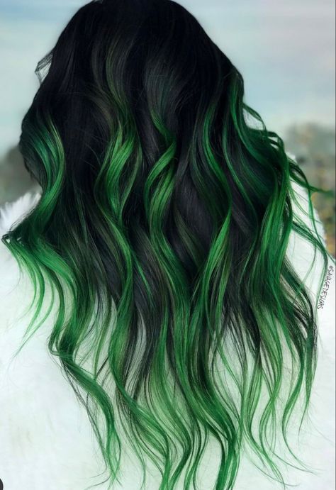 Green And Black Hair, Black And Green Hair, Emerald Green Hair, Edgy Hairstyles, Dark Green Hair, Green Hair Dye, Hair Color Underneath, Vivid Hair Color, Hair Color Unique