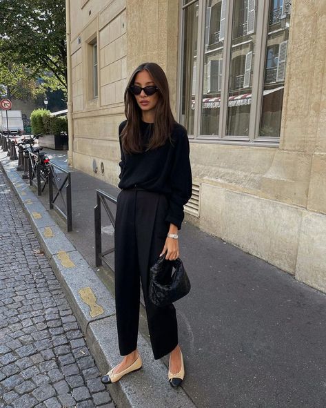 Parisian Outfits, Wineries Outfit, Black Pants Outfit, Chique Outfit, Modest Clothes, Paris Outfits, Mode Casual, Minimal Chic, Fashion People