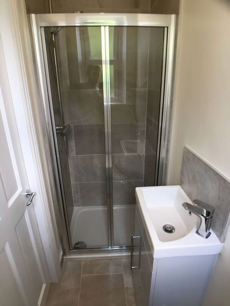 Small En Suite Conversion, Barwick - UK Bathroom Guru Small En Suite, Bathroom Narrow, Small Ensuite Bathroom, Small Bathroom Floor Plans, Narrow Bathroom Designs, Small Bathroom Plans, Bathroom Tiny, Ensuite Bathroom Designs, Small Ensuite