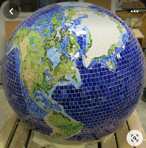 Mosaic Spheres, Mosaic Globe, Bowling Ball Art, Mosaic Tables, Tile Mosaics, Garden Globes, Mosaic Inspiration, Mosaic Tile Art, Art Major