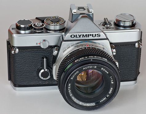 Best 35mm Film Camera, Photography Cameras, Fotocamere Vintage, Digital Divide, Making The Cut, Film Camera Photography, Analog Camera, Ruffled Feathers, Olympus Camera