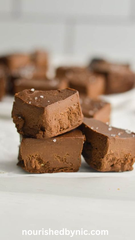 3 INGREDIENT AVOCADO FUDGE Slow Cooker Fudge, Cooking Therapy, 2 Ingredient Fudge, Chocolates Cakes, Nutella Fudge, Easy Chocolate Fudge, Vegan Fudge, Peanut Butter Fudge Recipe, Keto Fudge