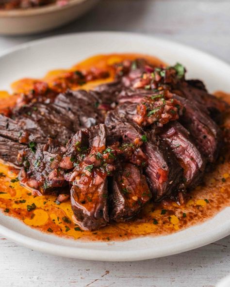 Steak to grill Beef Skirt Recipes, Types Of Steak Cuts, Recipes With Salsa, Sizzle Steak, Skirt Steak Recipe, Sizzle Steak Recipes, Chipotle Salsa, Skirt Steak Recipes, Chipotle Paste