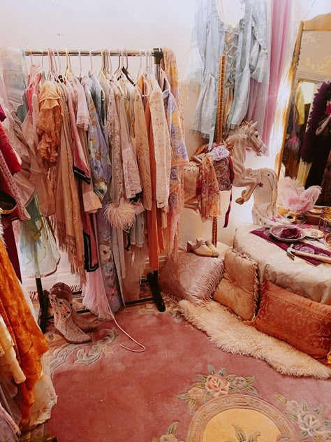 Eclectic Closet Room, French Country Dressing Room, Walk In Closet Aesthetic Vintage, Dress Closet Aesthetic, Pink Fur Wall Bedroom, Princess Wardrobe Closet, Girly Closet Aesthetic, Fashion Closet Aesthetic, Vintage Closet Aesthetic