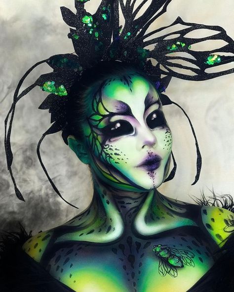 Crazy Eye Makeup, Body Painting Festival, Professional Face Paint, Monster Makeup, Creepy Halloween Makeup, Face Paint Makeup, Face Art Makeup, Horror Makeup, Drag Makeup