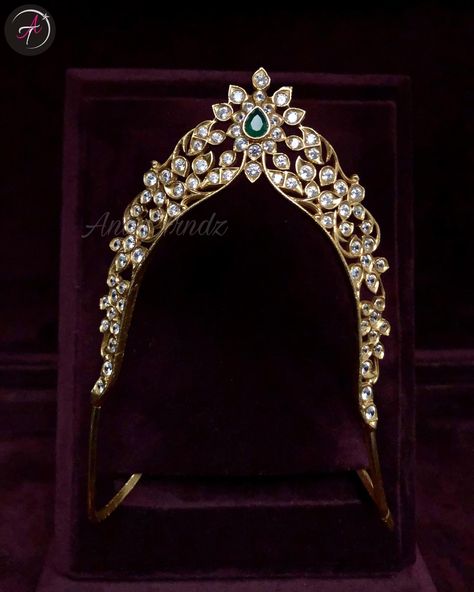 Closed Setting Diamond Vaddanam, Diamond Hip Chain, Diamond Aravanki, Hip Chain Gold, Aravanki Gold Designs, Vanki Designs Jewellery, Pretty Gold Necklaces, Mango Necklace, Temple Jewellery Earrings