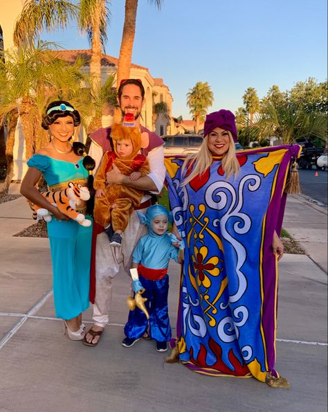 Diy Abu Costume, Trunk Or Treat Aladdin, Abu Costume Aladdin Monkey, Aladdin Group Costume, Aladin Family Costumes, Aladdin Halloween Costumes, Fairytale Characters Costumes, Aladdin Family Costume, Mother Son Halloween Costumes