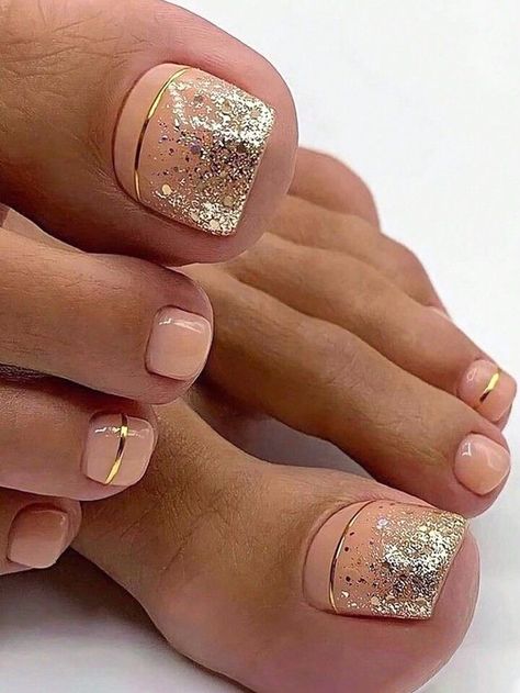 Simple Pedicure, Gold Toe Nails, French Toe Nails, Ongles Beiges, Glitter Toe Nails, Fall Toe Nails, Press On Toenails, Feet Nail Design, Fake Toenails