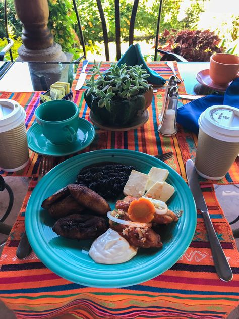 Guatemalan Breakfast, Guatemalan Food, Arte Ganesha, Guatemalan Recipes, Juice Bar, At The Hotel, Central America, Ganesha, Guatemala