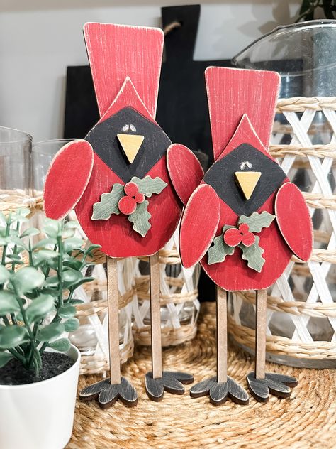 Pair of Standing Cardinals DIY Kit – The Makers Map - DIY with Amber Scrap Wood Projects To Sell, Christmas Diy Wood, Brushes Paint, Christmas Craft Ideas, Wooden Christmas Crafts, Wood Craft Projects, Diy Craft Kit, Christmas Decorations Diy Outdoor, Christmas Signs Wood