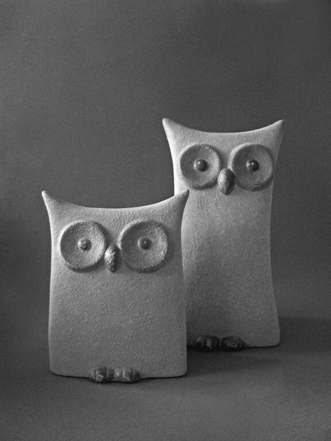 owl statues | What? Where's the color? I decided to try some… | Flickr Owl Pottery, Owl Statue, Clay Owl, Slab Ceramics, Beginner Pottery, Pottery Animals, Sculpture Art Clay, Pottery Handbuilding, Ceramic Owl