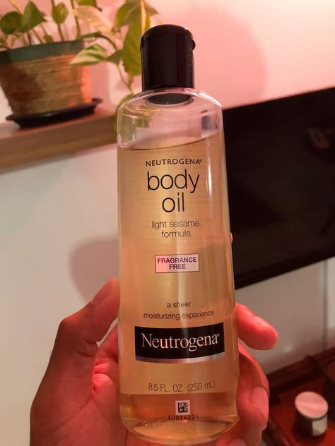 Tge best body oil, light weight, moisturizing, gives your skin a nice glow . Literally the best 💛 Best Body Oil, Oil Light, Body Oil, Your Skin, Moisturizer, Good Things, Skin, Pins