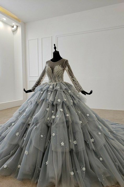 Ballroom Masquerade, Fairytail Dress, Mha Boyfriend, Vestido Charro, Wedding Dress Necklace, Grey Wedding Dress, Queen Dresses, Grey Wedding, Queen Dress