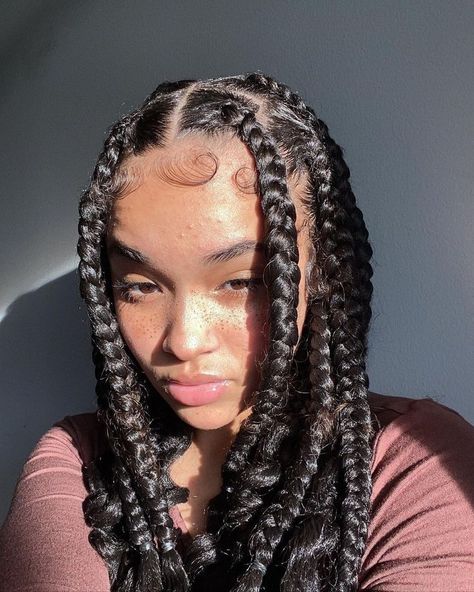 Braids With Curly Ends, Short Box Braids, Big Box Braids Hairstyles, Goddess Braids Hairstyles, Box Braids Hairstyles For Black Women, Cute Box Braids Hairstyles, Protective Hairstyles Braids, Hairdos For Curly Hair, Pretty Braided Hairstyles