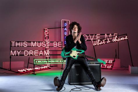 @gabriellem162 1975 Neon Signs, The 1975 Matthew Healy, Marketing Assignment, Matty 1975, Matthew Healy, Walk The Moon, Matt Healy, Band Photography, Matty Healy