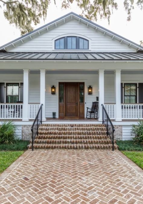 Low Country River House Low Country Landscape, Low Country Style Homes, Coastal Brick House, Low Country Decorating Interiors, Low Country Cottage Interior, Low Country House Plans Coastal, Low Country Homes Interior, Low Country Interior Design, Low Country Home Exteriors