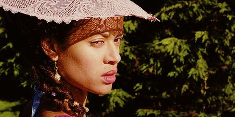 Gugu Mbatha Raw Gif, Gugu Mbatha Raw Belle, Medieval Faceclaims, Period Faceclaims, Belle Movie, England Queen, Drama Aesthetic, Mbatha Raw, Gugu Mbatha Raw