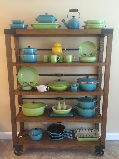 How to display Le Creuset Displaying Le Creuset, Le Crueset Pots Display, Le Creuset Collection Display, Le Creuset Display, Dish Closet, Blue Le Creuset Kitchen, Blue Le Creuset, Cookware Display, Le Creuset Kitchen