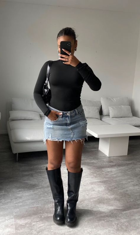 Chilly Night Out Outfit, Jean Skirt Sweater Outfit, Tall Black Boots Outfit Going Out, Plateau Boots Outfit, Jupe En Jean Outfit, Mini Jeans Skirt Outfit, Foldover Boots Outfit, Outfit Jupe En Jean, Skirt Boots Outfit