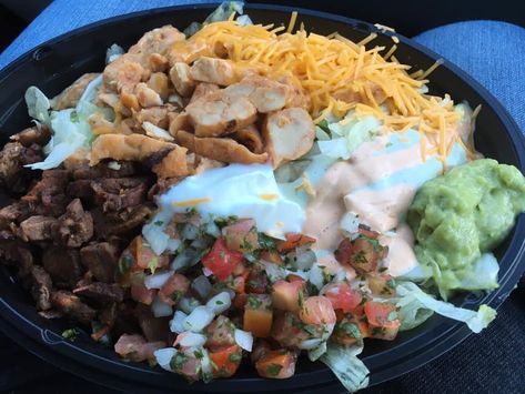 Taco Bell Steak and Chicken power bowl minus the beans and rice Taco Bell Meal Prep, Taco Bell Power Bowl Recipe, Taco Bell Inspired Meals, Taco Bell Power Bowl, Taco Bell Cantina Bowl, Power Bowl, Keto Taco, Power Bowls, Taco Bowls