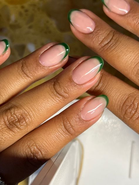 Green Tip Short Nails, Short Almond Polygel Nails, Green French Tip Natural Nails, Green Tip Nails Short, Micro Manicure French, Green Detail Nails, Natural Nails French Tip Color, Short Almond Acrylic Nails Design Summer, Green Nail Polish Ideas