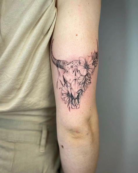 Feminine Cow Skull Tattoo, Bull And Flowers Tattoo, Cow Skull Back Tattoo, Desert Theme Tattoo, Thigh Tattoos Women Cover Up, Cow Skull With Flowers Tattoo, Bull Skull Tattoo Women, Western Cactus Tattoo, Texas Tattoo Ideas For Women