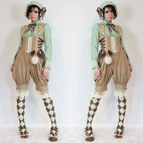 Casual Jester Outfit, Jester Assassin, Dessert Clothing, Dessert Outfit, Candy Outfit, Kodona Fashion, Jester Outfit, Circus Fashion, Circus Outfits