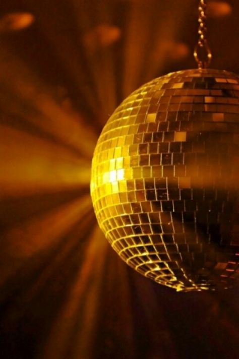 Gold Disco Ball Aesthetic, Golden Disco Ball, Disco Globe, Bola Disco, Gold Disco Ball, Disco 80, Disco Ball Light, Great Comet Of 1812, Ball Aesthetic