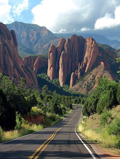 Kolob Canyon, Arizona Aesthetic, Arizona History, Architecture Photography Buildings, Desert Life, Canyon Road, Beautiful Locations Nature, Beautiful Places Nature, Beautiful Places To Visit