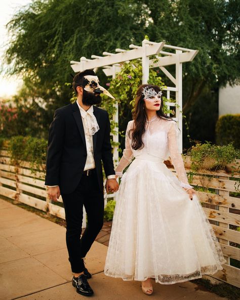 New Darlings - Couples Costume Ideas: Masquerade Ball #halloween #costume Mask Party Outfit, Formal Masquerade, Masquerade Ball Outfit, Masquerade Attire, Masquerade Couple, Masquerade Party Outfit, Theatre Bizarre, Masquerade Outfit Ideas, Masquerade Ball Costume