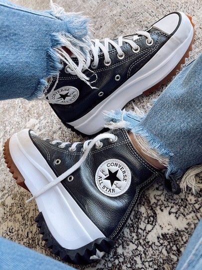 New Trend Shoes, Trending Shoes For Men, Luxury House Design, Gents Shoes, Gucci Shoes Sneakers, Converse Run Star Hike, Converse Run, Black Nike Shoes, Run Star Hike