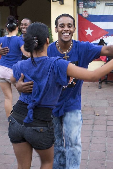 Dancing Salsa Aesthetic, Cuban Culture Aesthetic, Cuban Salsa Dancing, Salsa Aesthetic, Cuban Aesthetic, Cuba Salsa, Cuban Salsa, Cuba Culture, Viva Cuba