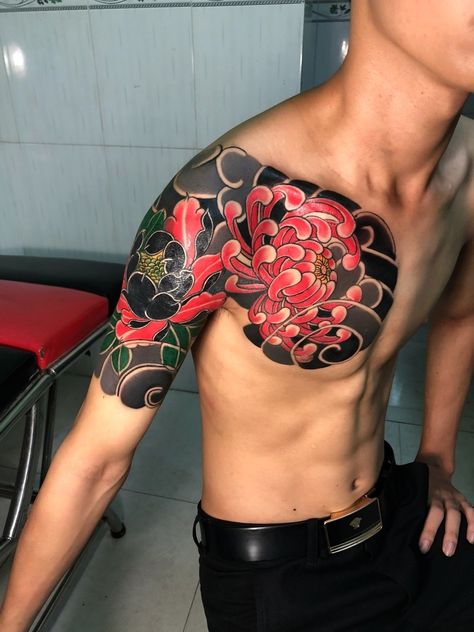 Chest Tattoo Japanese, Japanese Leg Tattoo, Koi Tattoo Sleeve, Japanese Tattoos For Men, Tattoo Japanese Style, Japanese Legs, Bird Tattoo Wrist, Japanese Flower Tattoo, Yakuza Tattoo