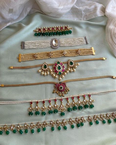 Vintage Indian Jewelry, Desi Jewelry, Jadau Jewellery, Bhaji Recipe, Indian Wedding Jewelry Sets, Mangalsutra Design, Indian Accessories, Antique Necklaces Design, New Gold Jewellery Designs