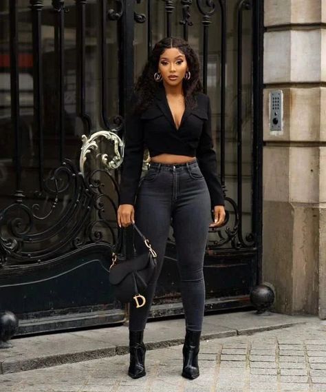 @africantrendyfashion | Instagram Nqobile Khwezi Instagram, Nqobile Khwezi Outfits, Wearing Jeans To Work, Work Jean Outfits Women, Sight Seeing Outfit, Cool Work Outfits, Baddie Fall Fits, Nqobile Khwezi, All Black Aesthetic