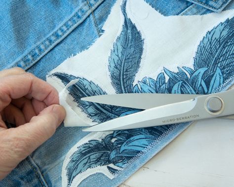 Spring upcycle: How to make an applique jean jacket Denim Refashion Upcycling Old Jeans, Applique On Denim, Applique Denim Jacket, Denim Applique Ideas, Denim Jacket Upcycle Ideas, Spring Sewing Projects, Jean Jacket Diy, Denim Upcycle, Denim Applique