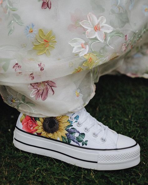 The matching painted converse and bride jacket, the dress, these gorgeous photos… Absolutely DREAMY 🖤. This is why I love working on matching wedding jacket and shoe projects 😍 @olegs_samsonovs . . #brideconverse #weddingconverse #weddingdenimjacket #painteddenim #bridejacket #wedding #weddinginspiration Converse For Wedding, Bride Converse, Bespoke Jacket, Painted Converse, Bride Jacket, Wedding Converse, Custom Converse, Wedding Jacket, Paint Matching