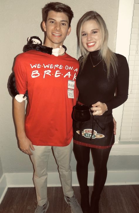 Friends Fancy Dress, Rachel Green And Ross Geller Costume, Rachel Ross Halloween Costume, Ross And Rachel Costume Halloween, Friends Show Halloween Costumes, Rachel And Ross Halloween Costume, Monica And Rachel Halloween Costumes, Friends Themed Outfits, Ross Rachel Costume