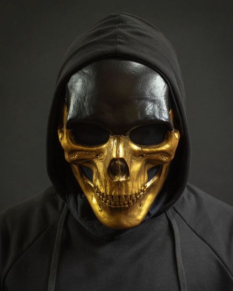 Skull mask in gold&black shape. #skull #skullmask #mask #handmade #craft #cosplay #cosplayukraine #anotherfacecraft #skeleton #helloween Costume Mask Ideas, Skull Mask Character Art, Weird Collections, Band Masks, Ballroom Extravaganza, Aesthetic Mask, Skeleton Mask, Robot Concept, Anime Outfit