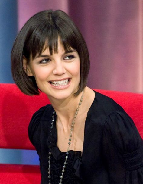 Katie Holmes Bob, Katie Holmes Hair, Wavy Bob Long, Short Hair Cut, Wavy Bob Hairstyles, Cool Short Hairstyles, Bob Haircut With Bangs, Short Haircut, Katie Holmes