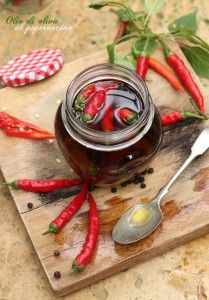 Chili Infused Olive Oil, Spicy Drinks, Brunch Cake, Chilli Oil, Olive Oil Recipes, Chilled Desserts, Gluten Free Chili, Infused Oil, Infused Olive Oil