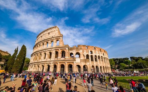 From Paris to Italy to the U.S., these are the most popular tourist attractions this year. Golden Gate Bridge Painting, Italy Tourist, Escape To Nature, Paris Ideas, London Tourist, Honeymoon Pictures, Best Countries To Visit, Bridge Painting, Collage Pics