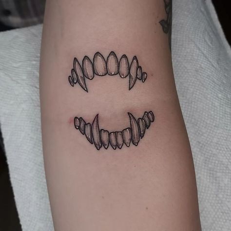 Dracula Minimalist Tattoo, Vampiric Tattoo Ideas, Gothic Stomach Tattoos Women, Fangs Tattoo Teeth, Tattoo On Women Arm, Vamp Teeth Tattoo, Vampire Tooth Tattoo, Unique Horror Tattoos, Gothic Tattoo Filler Ideas