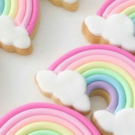 Rainbow Cookies Decorated, Threenage Dream, Pastel Cookies, Rainbow Sugar Cookies, Cookie Gram, Rainbow Cookie, 9 Birthday, Unicorn Cookies, Summer Fair