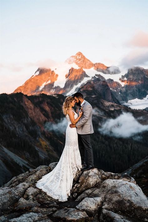 Adventure Wedding Dress, Mountain Wedding Groom Attire, North Cascades Elopement, Colorado Elopement Ideas, Fall Elopement Ideas, Elopement Hairstyles, Boho Mountain Wedding, Boho Bouquets, Fall Mountain Wedding