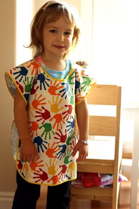 Kids Art Smock Pattern Free, Diy Kids Art Smock, Painter Smock, Painters Smock, Toddler Painting Apron, Painting Smock, Free Pattern Children’s Apron, Kid Apron, Kids Art Smock